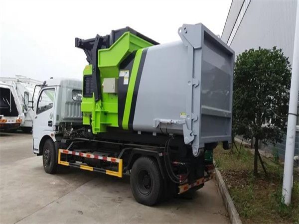 整體式移動壓縮垃圾設(shè)備