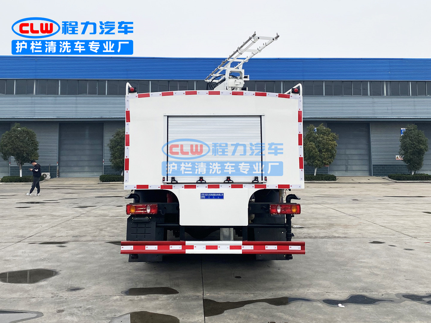 東風(fēng)天錦6驅(qū)越野光伏板清洗車